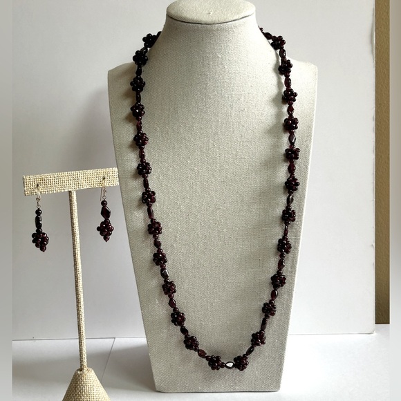 Vintage Garnet Cluster Beaded Necklace Matching Garnet Dangle Post Earring Set - Picture 2 of 6